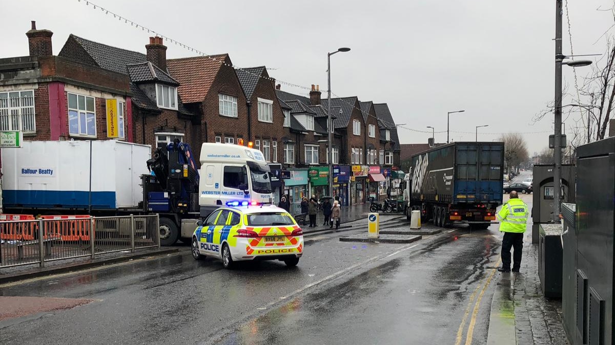 Lorry Hits Wall In Dagenham Heathway Time 107 5 Fm Time 107 5 Fm